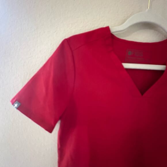 Figs | Size XS Casma Red Scrub Top Nursing Medical Doctor Healthcare Uniform - Picture 5 of 16